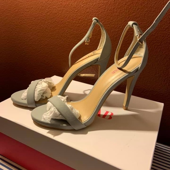 JUST FAB HEELS - Picture 2 of 3